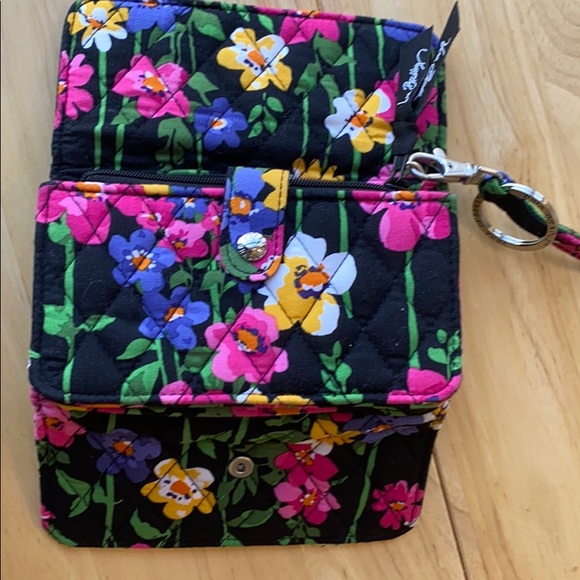 Vera Bradley wristlet - Picture 5 of 8